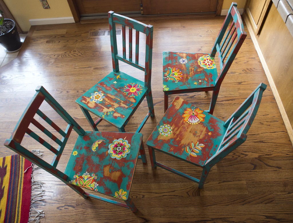 2010_four_chairs_2